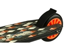 Stuntstep Black Dragon Rood SHOWMODEL -Rijden Speelgoed Winkel stuntstep black dragon rood nijdam 52ml 5